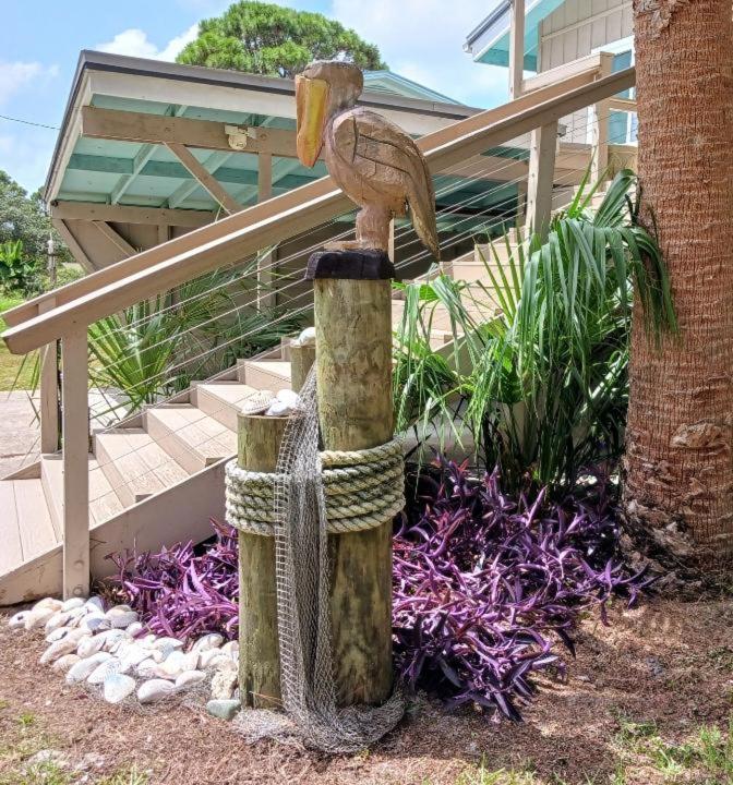 Dog Friendly-Short Walk to Beach-Canal Front-Screened Porch-Peaceful view 4