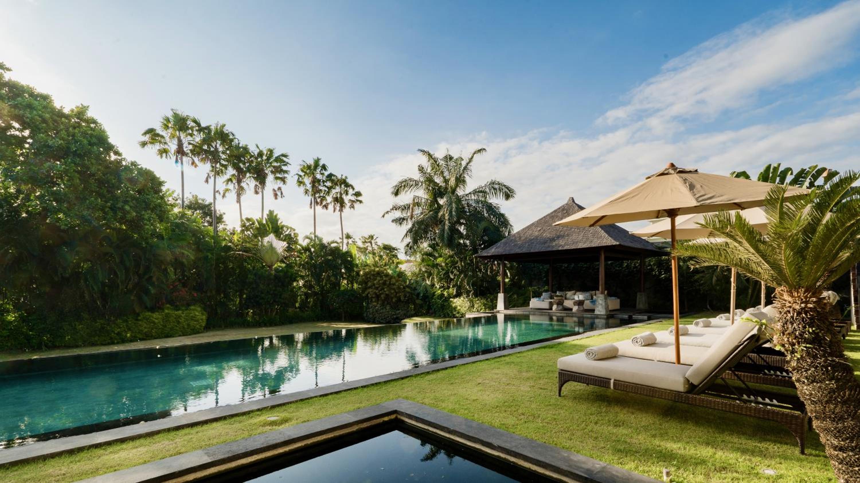Grand Villa Puri Padi - prime Canggu beach location, 25x5 infinity Pool! view 4