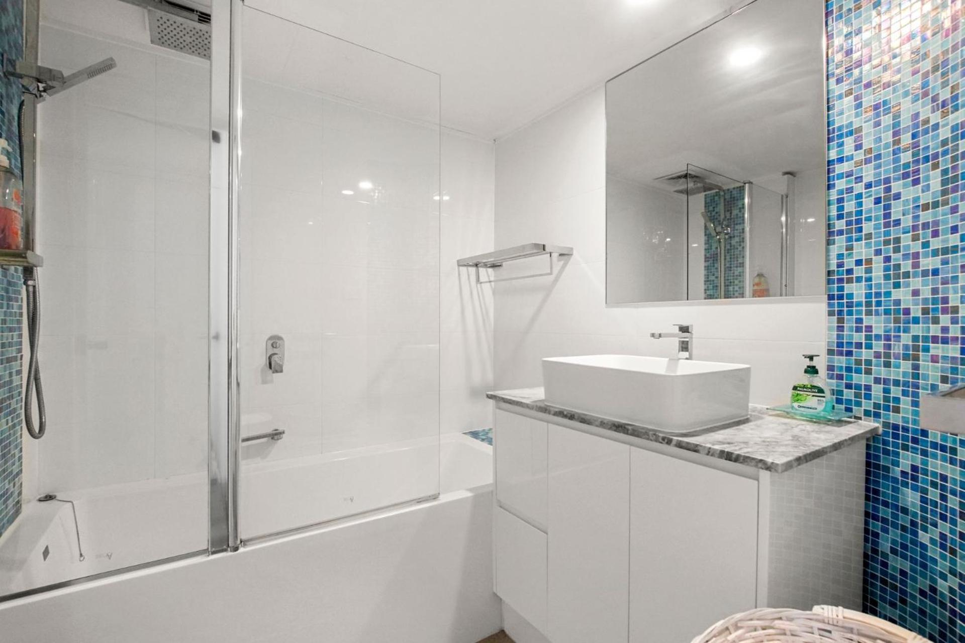 Monterey Lodge Unit 17, 27 Warne Tce Kings Beach