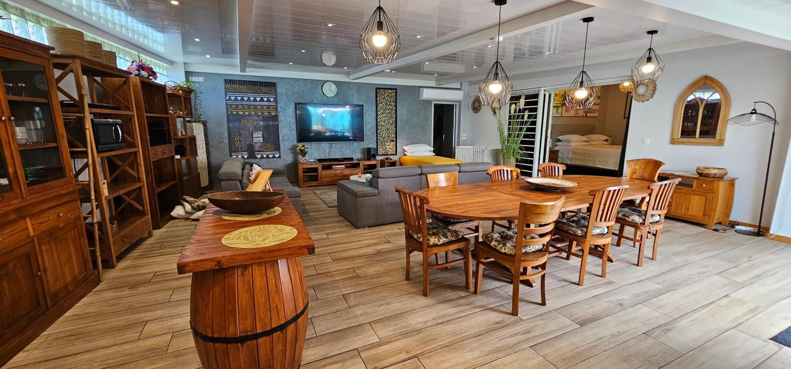 Tiare Pool Lodge