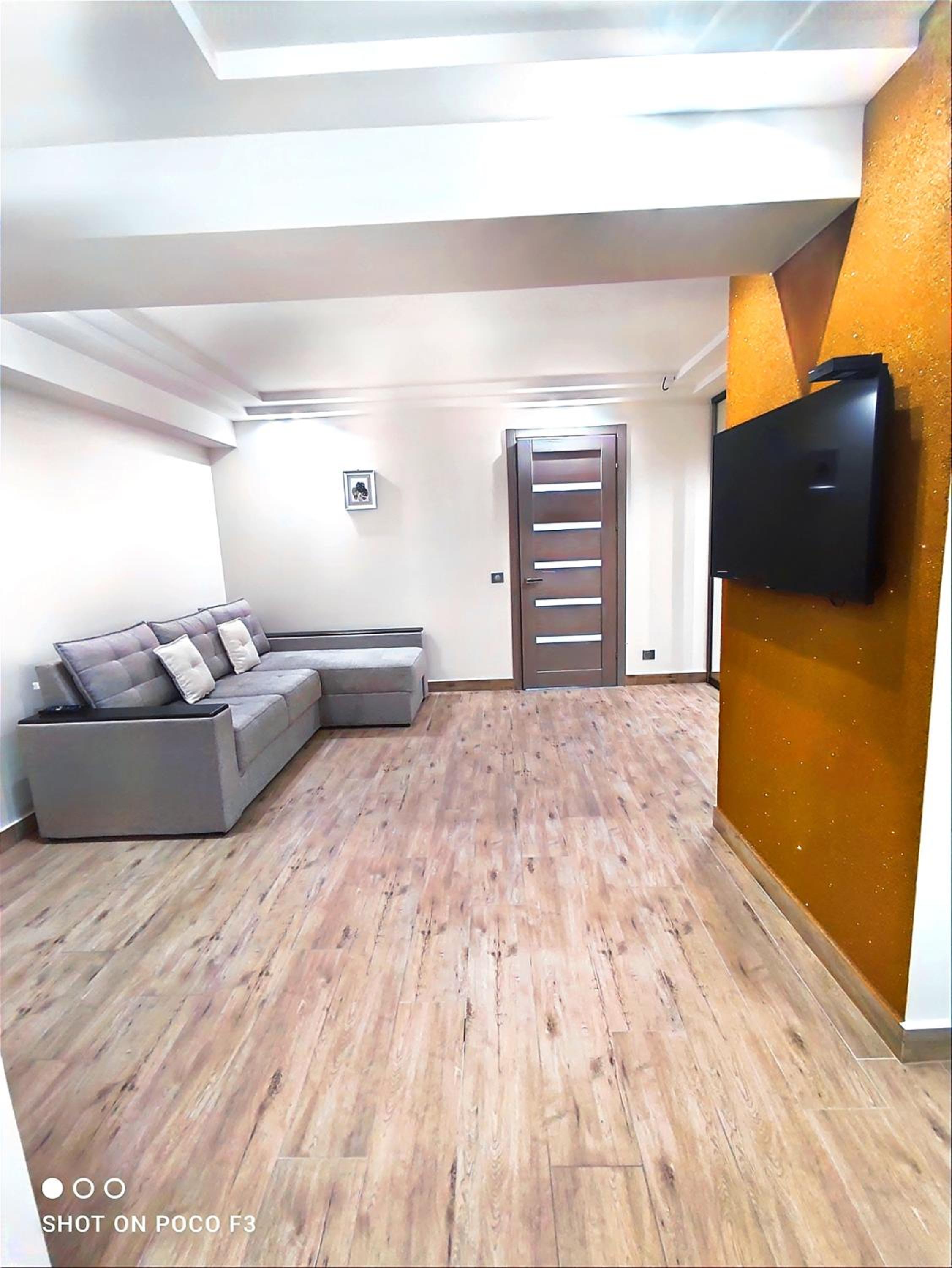 1,5 Bedroom downtown Chișinău view 5