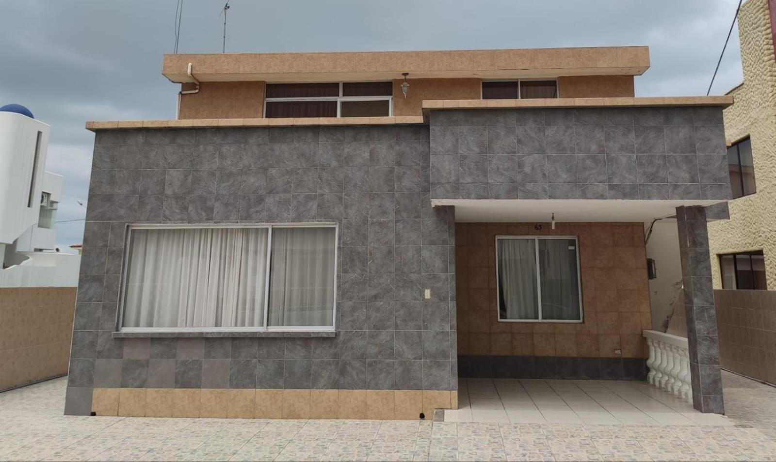 CASA EN LA PLAYA Tonsupa-Ecuador