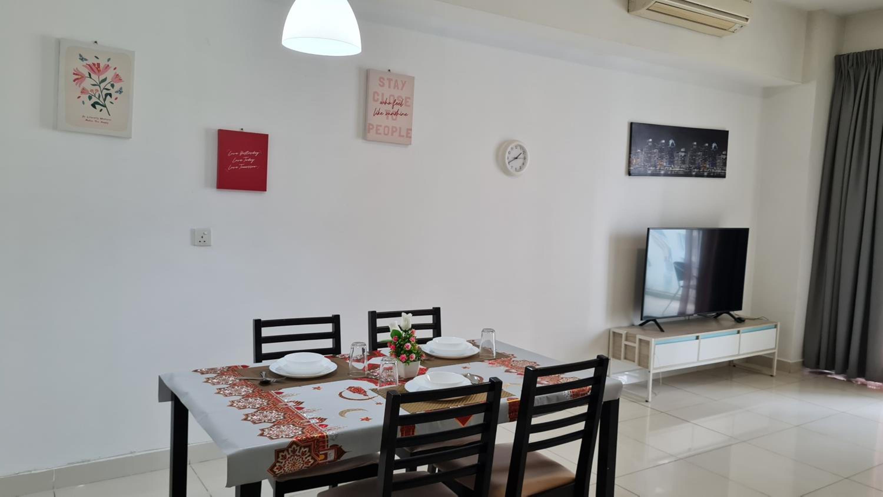 Hostel At Regalia Residence