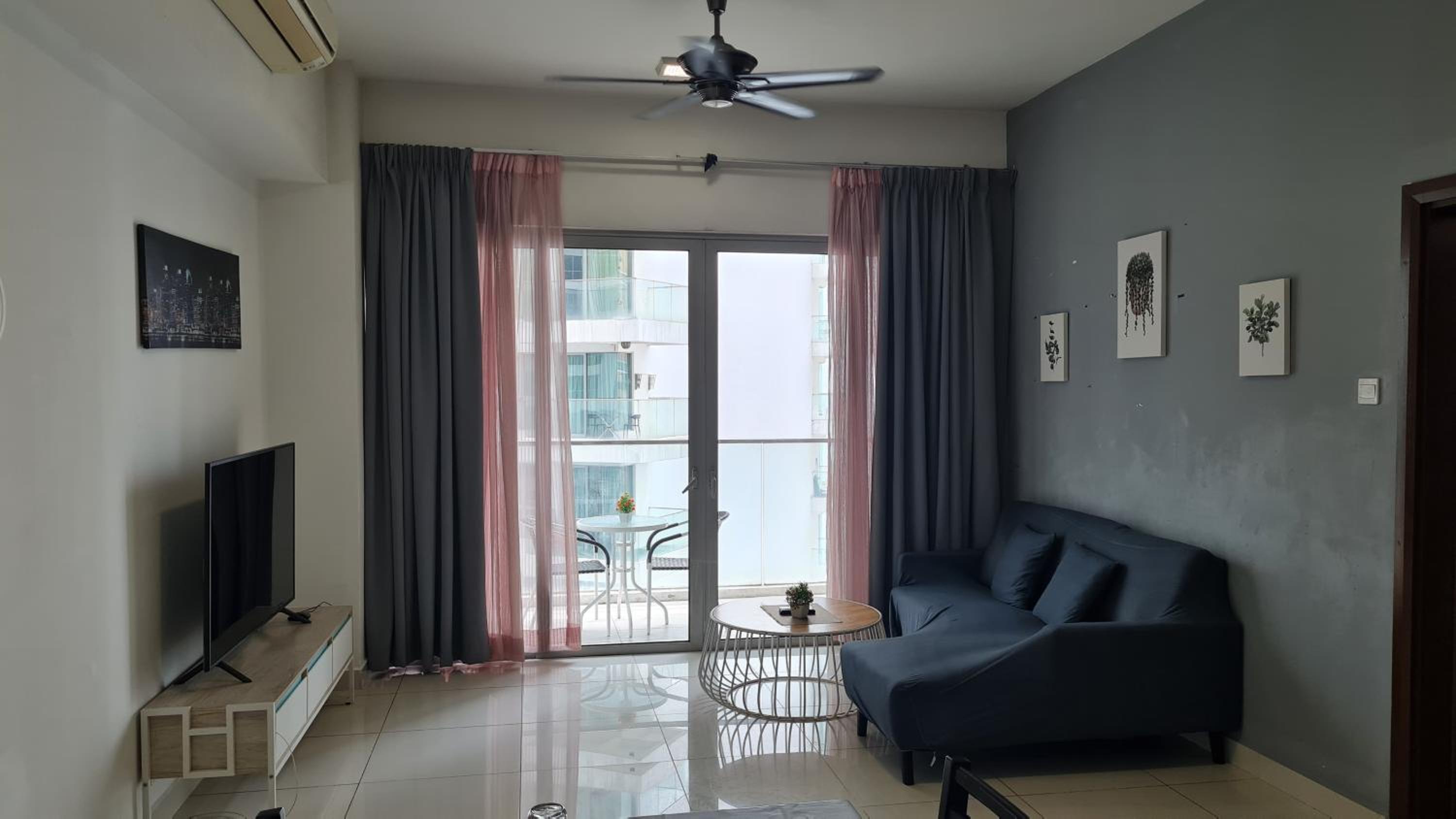 Hostel At Regalia Residence
