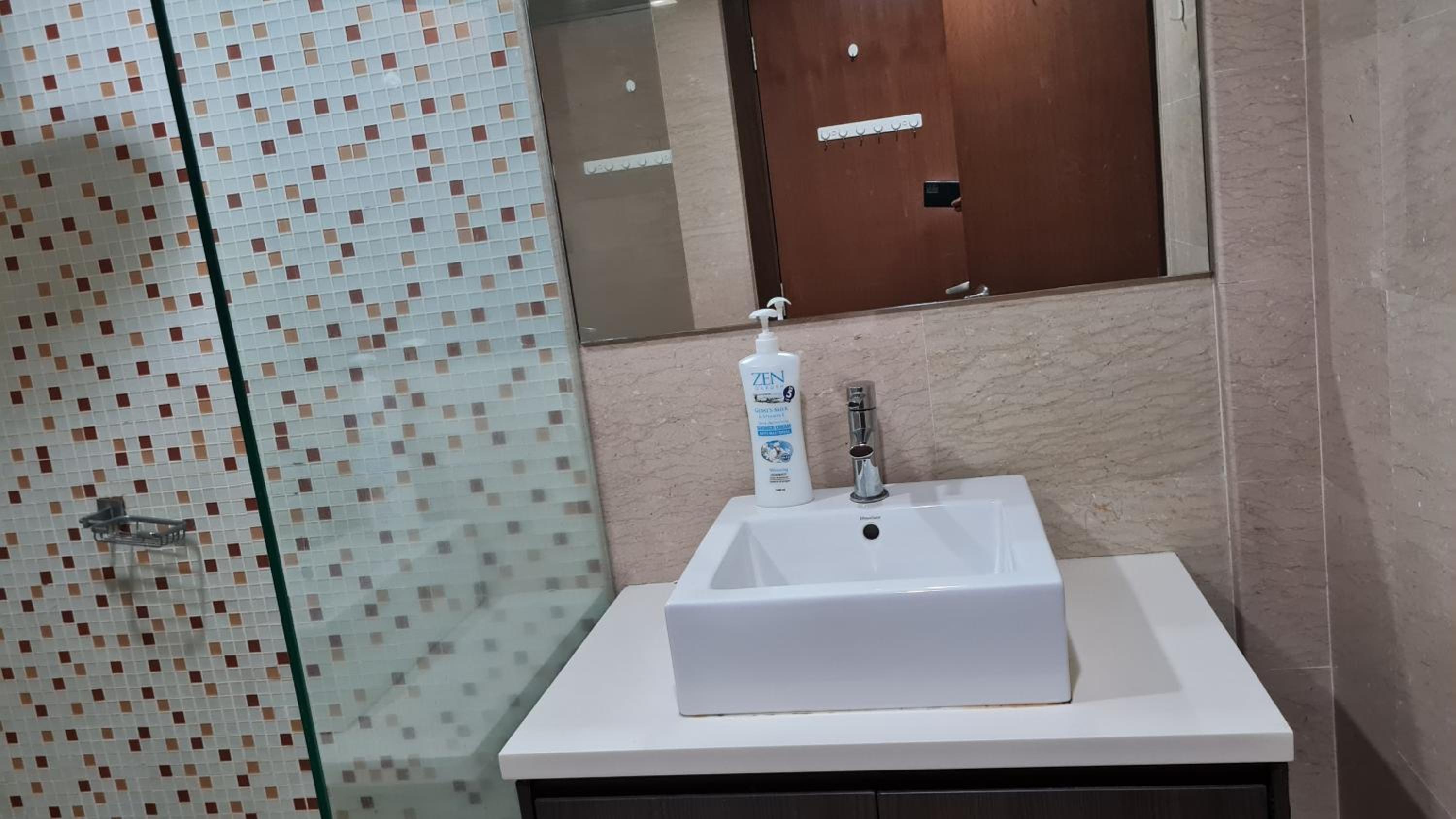 Hostel At Regalia Residence