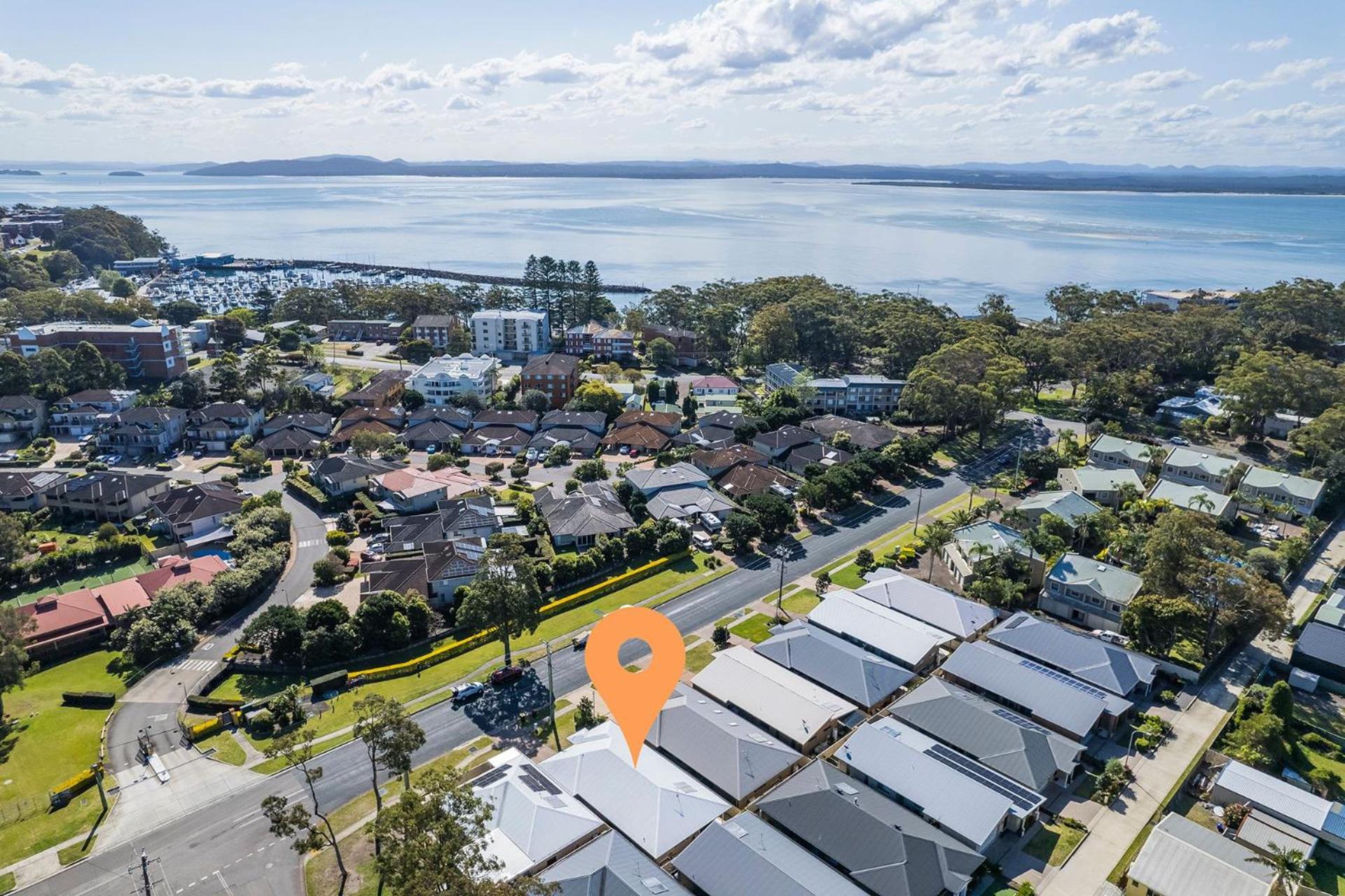 Shelly's Bay Escape, 27c Dowling St - stylish with ducted air con and Wi-Fi