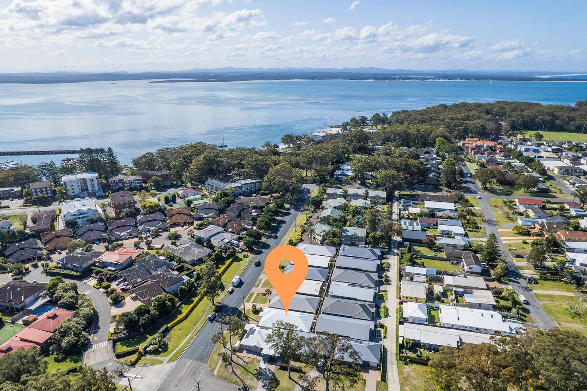 Shelly's Bay Escape, 27c Dowling St - stylish with ducted air con and Wi-Fi