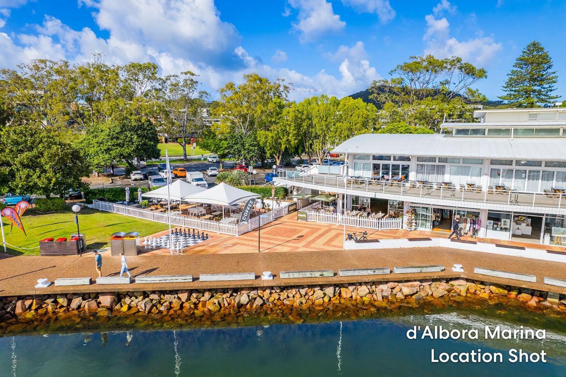 Shelly's Bay Escape, 27c Dowling St - stylish with ducted air con and Wi-Fi