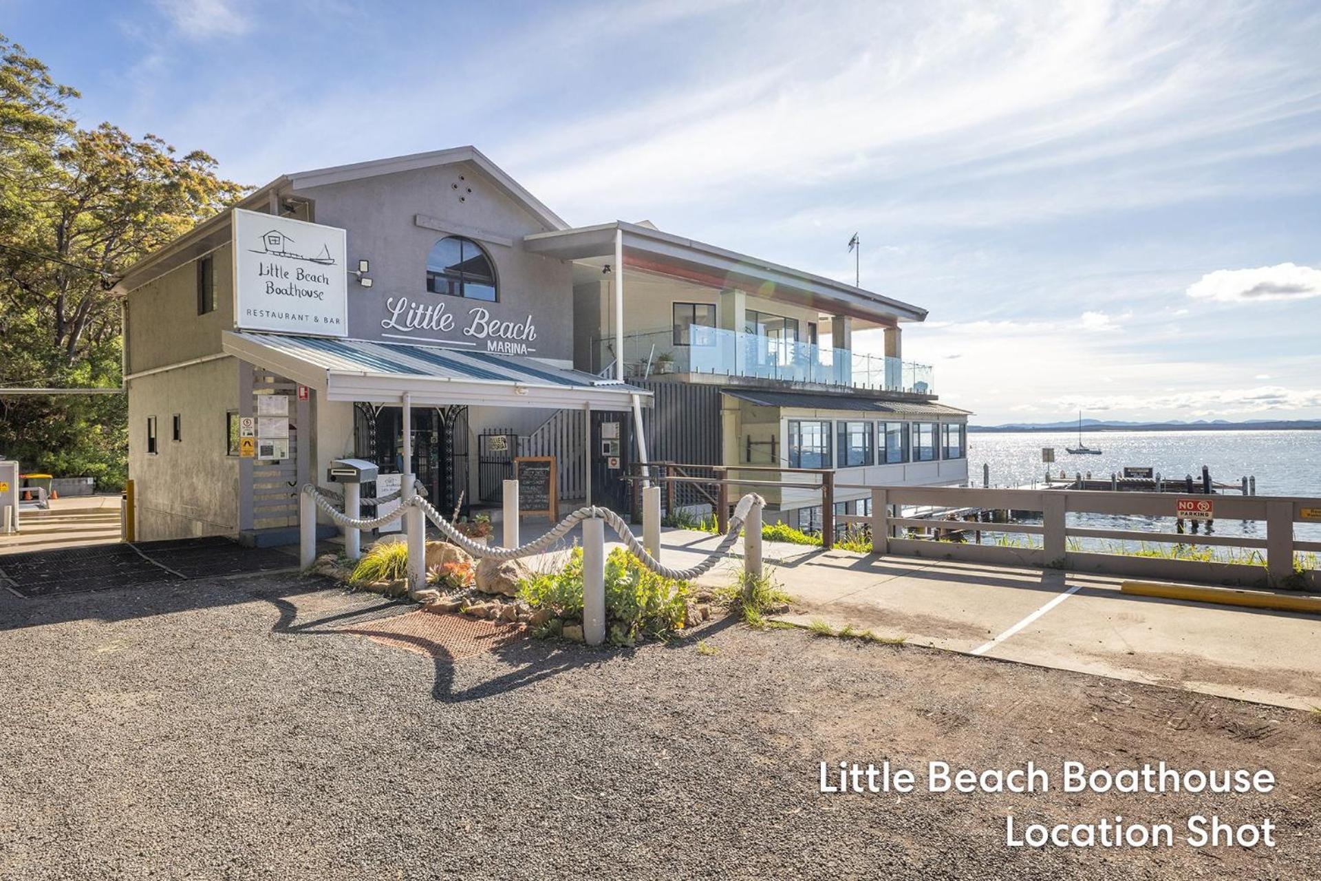 Shelly's Bay Escape, 27c Dowling St - stylish with ducted air con and Wi-Fi