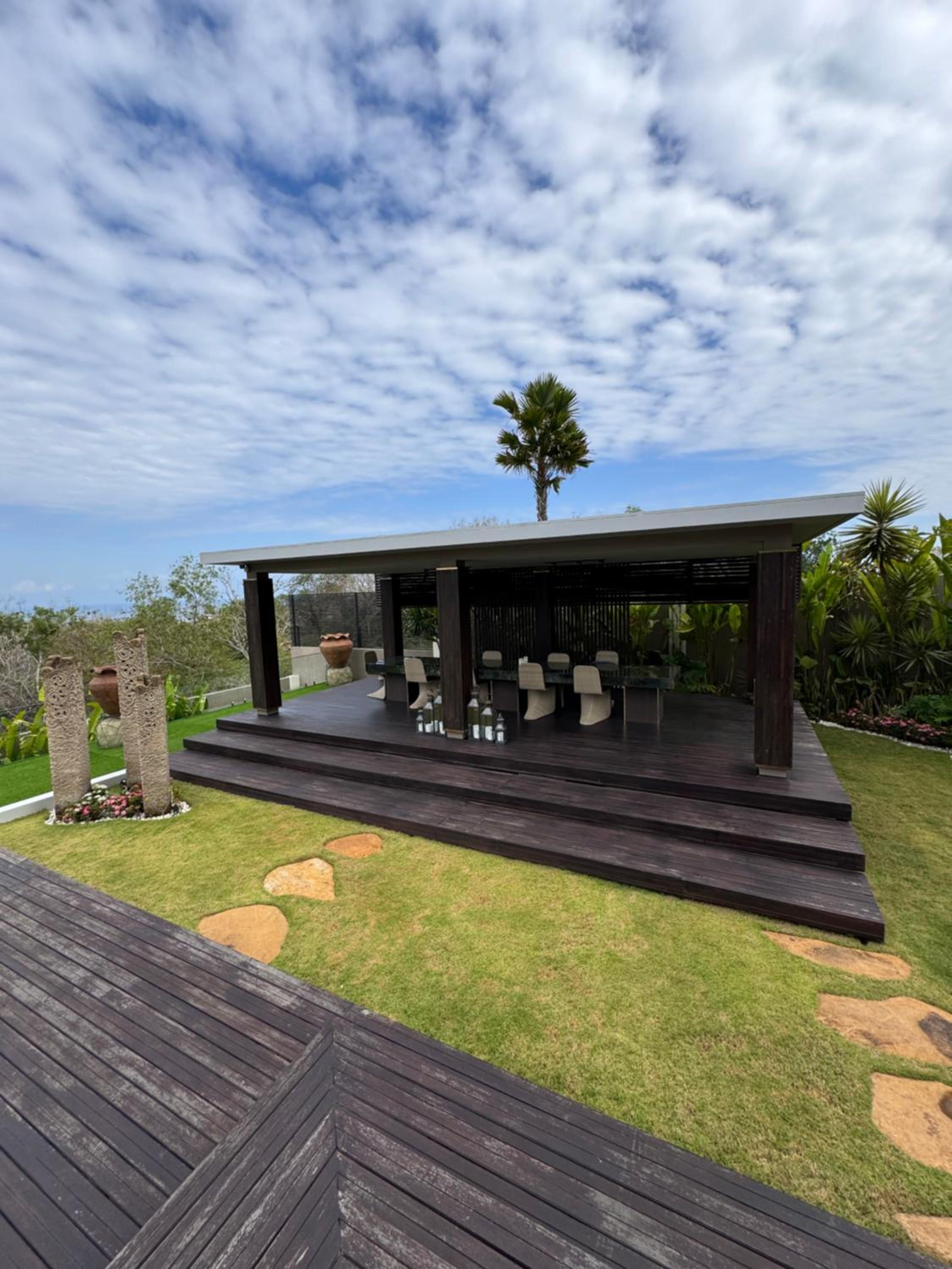 Luxury 6-Bedroom Villa in Uluwatu view 3