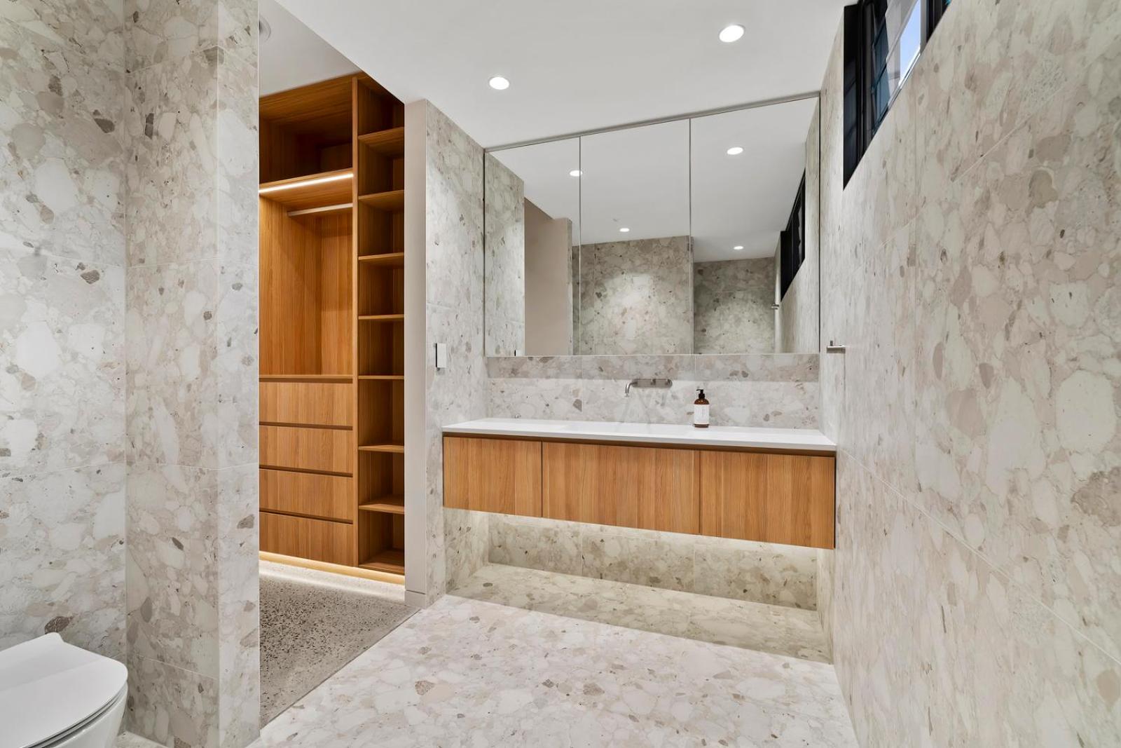 Luxe Condo at Alex Beach