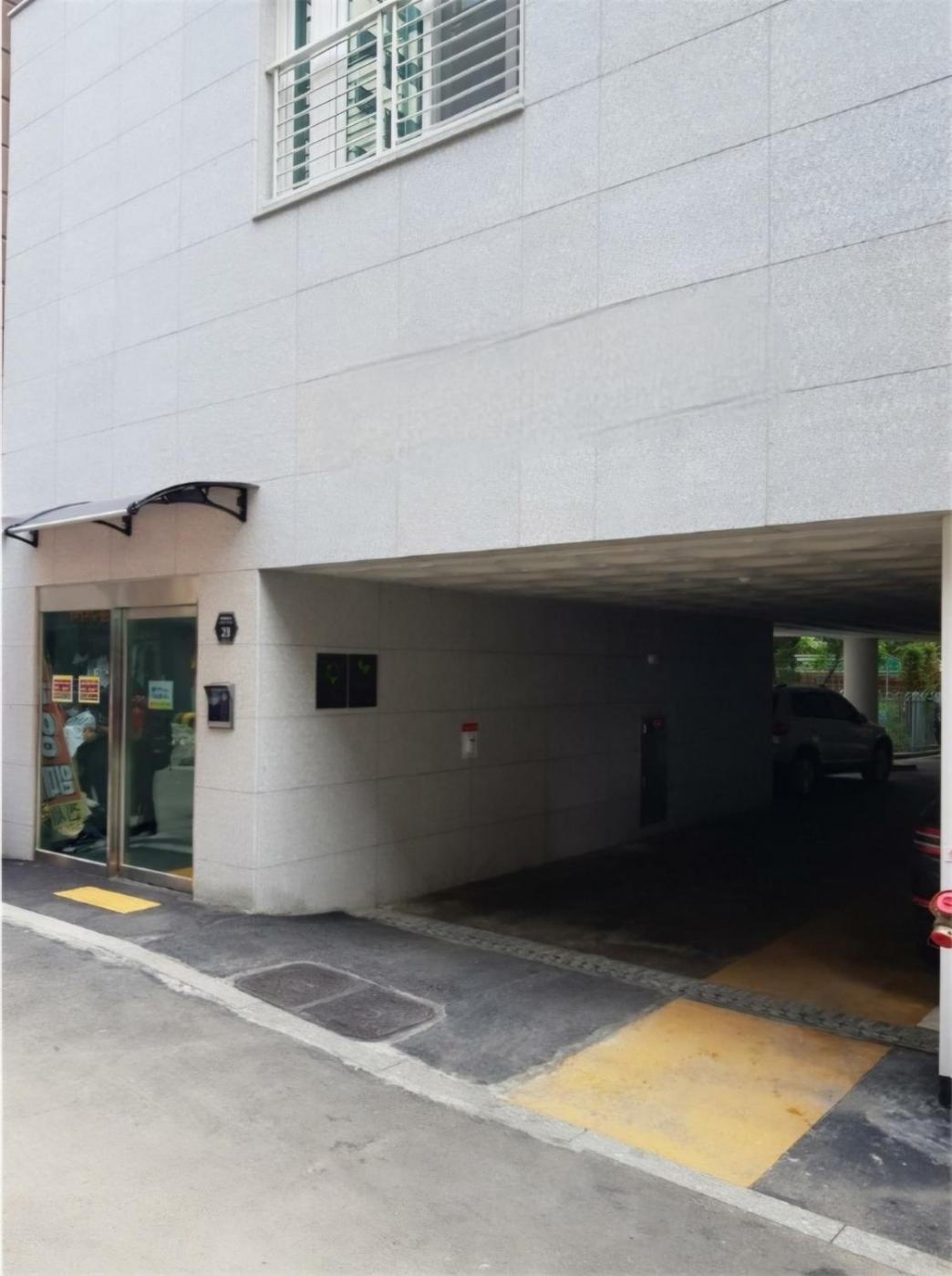 The Hideout - One bedroom apartment in central Seoul- 2min from subway