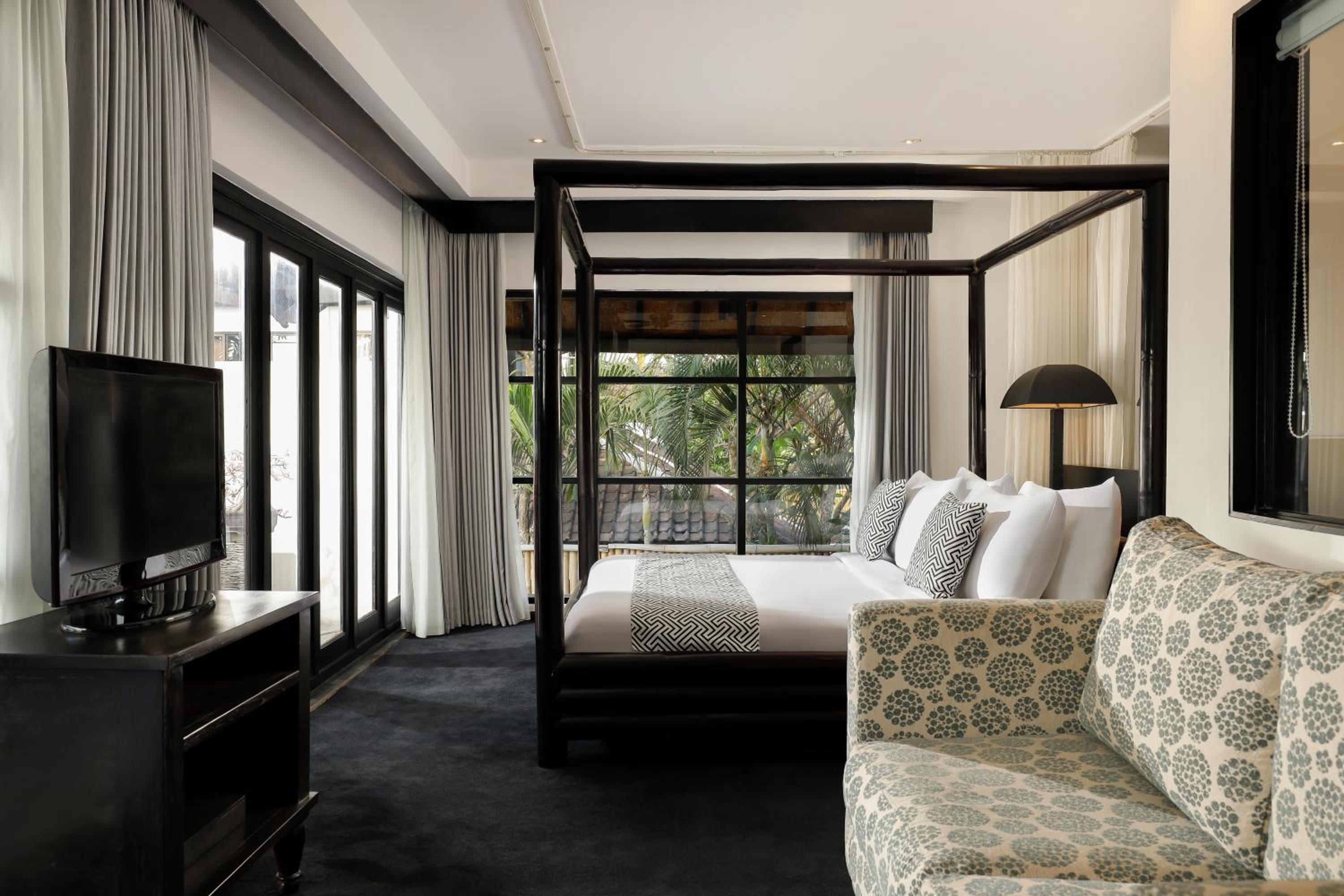 Shanti Estate Seminyak by Nakula