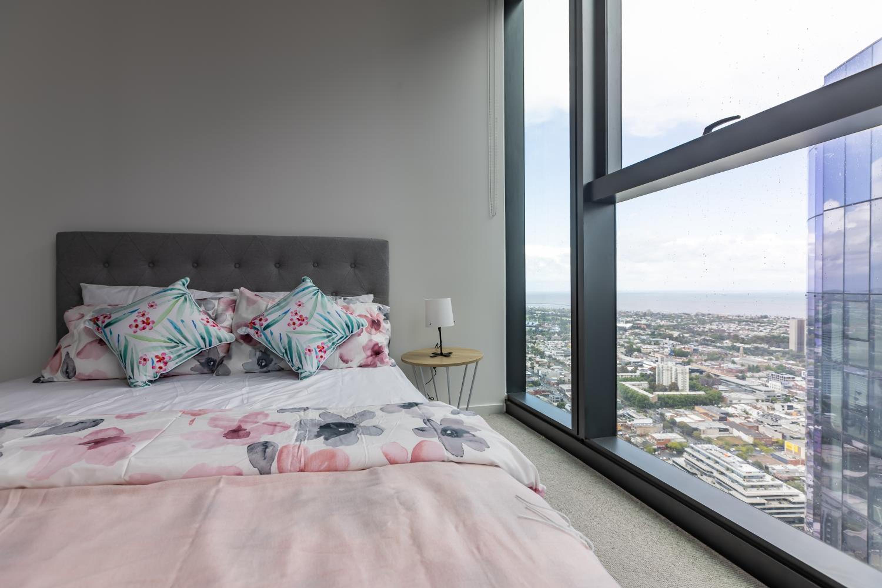 Luxe Lofts- Melbourne Square Apartments