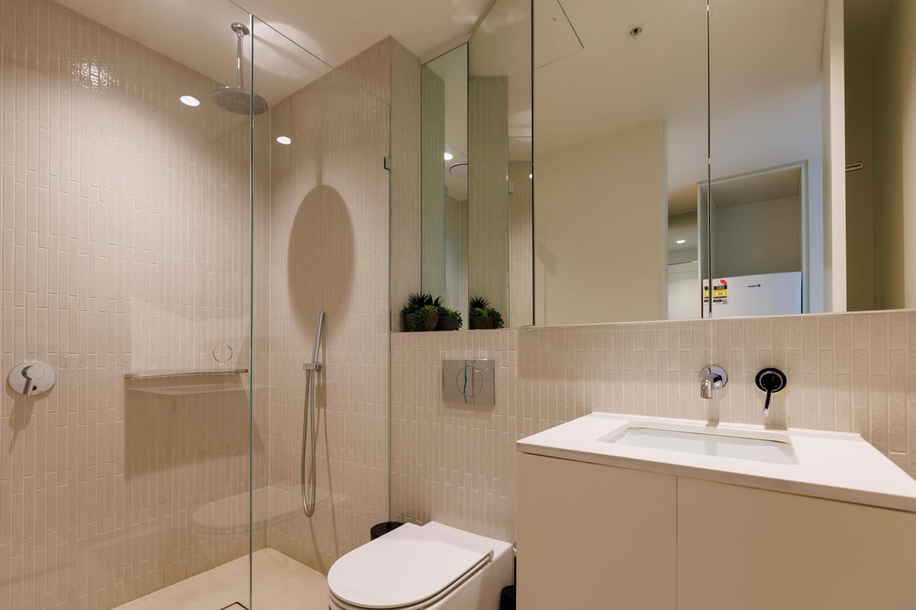 Luxe Lofts- Melbourne Square Apartments