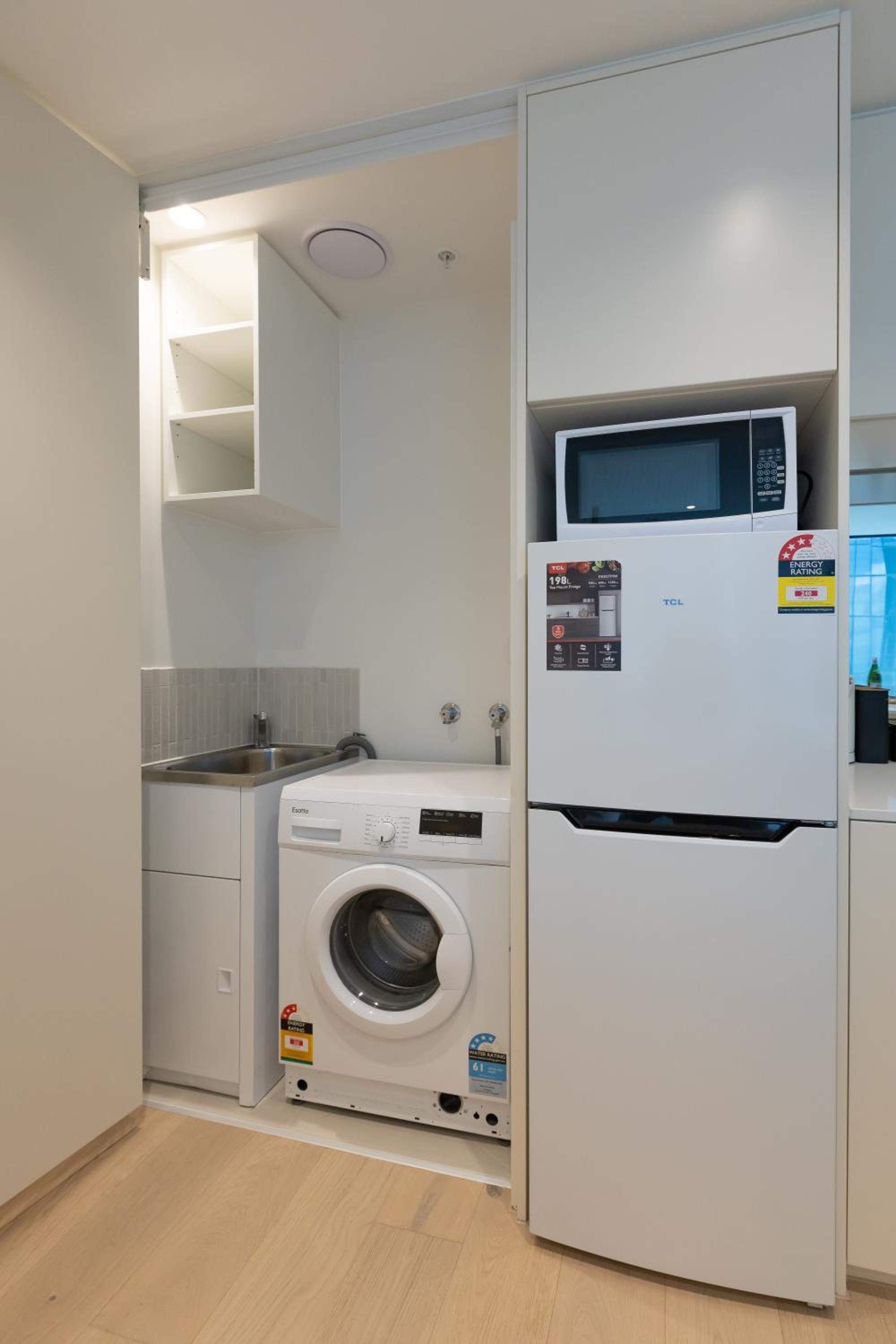 Luxe Lofts- Melbourne Square Apartments