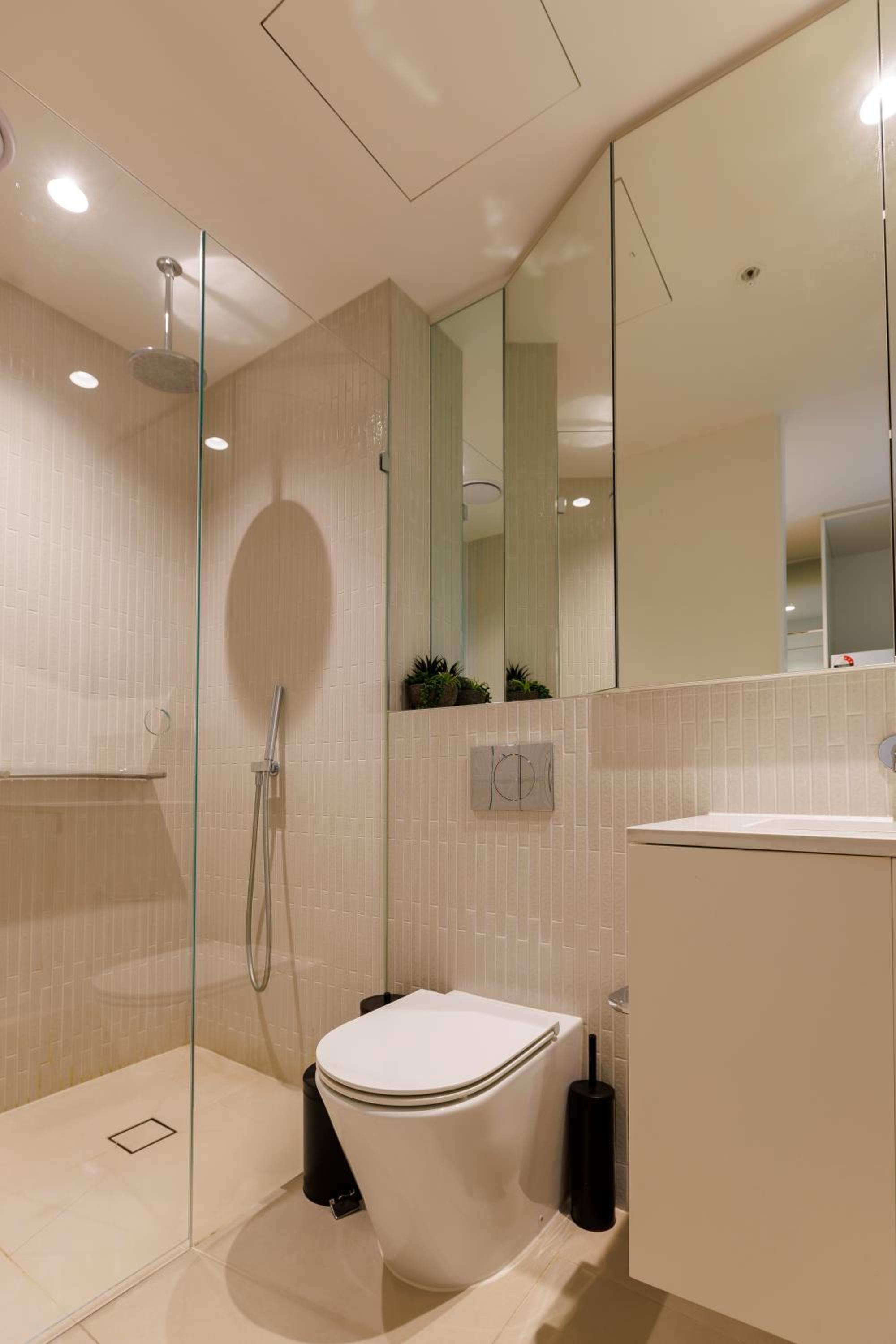 Luxe Lofts- Melbourne Square Apartments