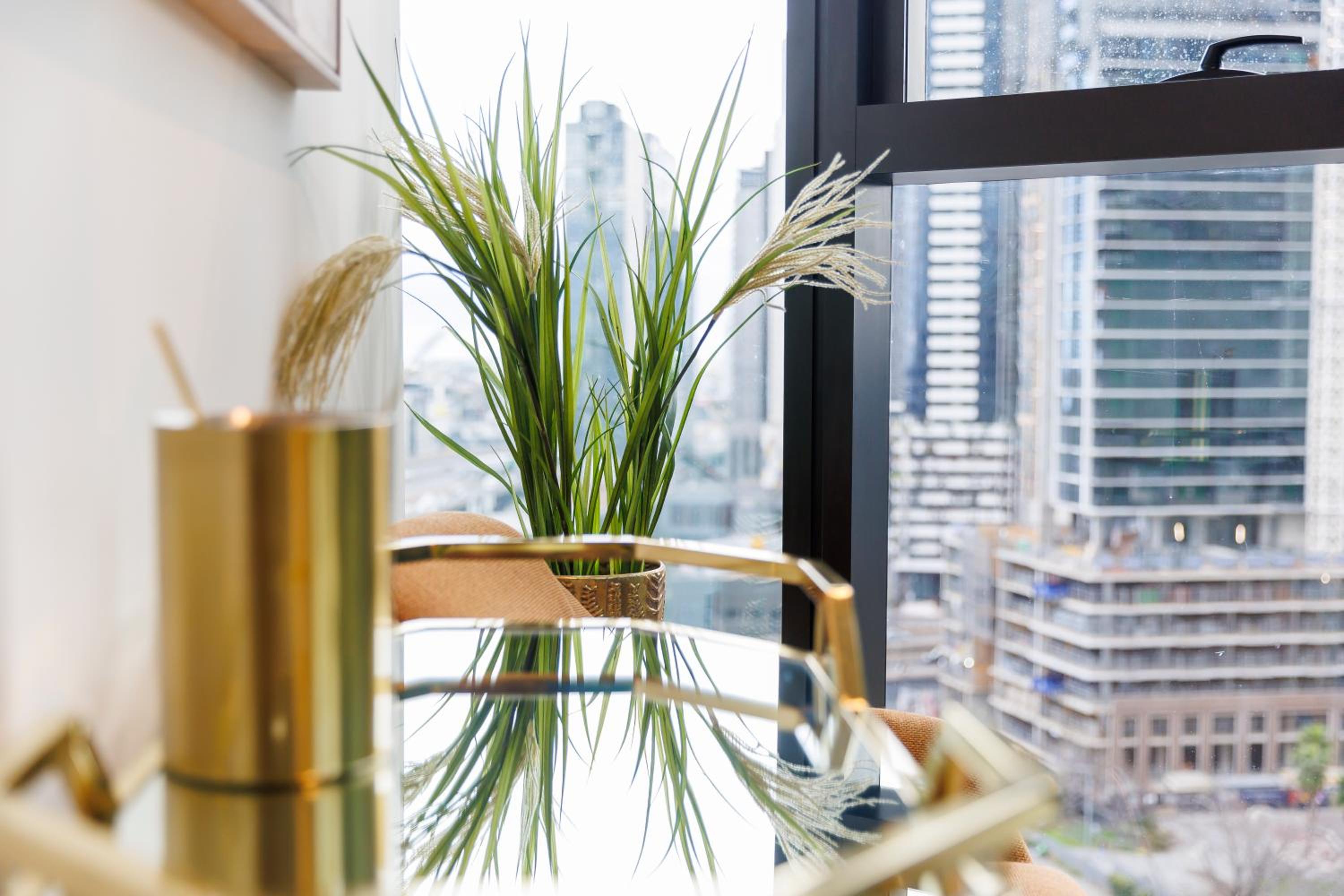 Luxe Lofts- Melbourne Square Apartments