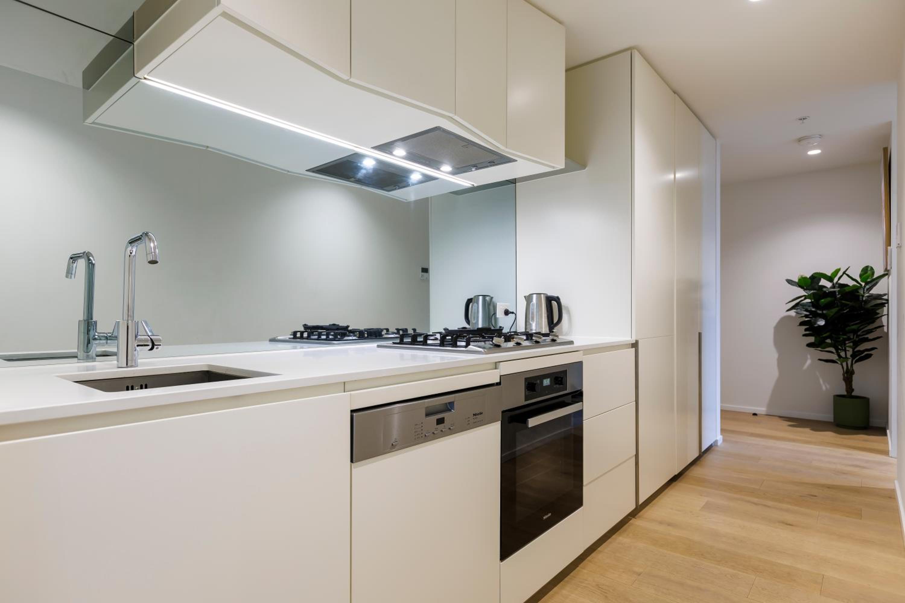 Luxe Lofts- Melbourne Square Apartments