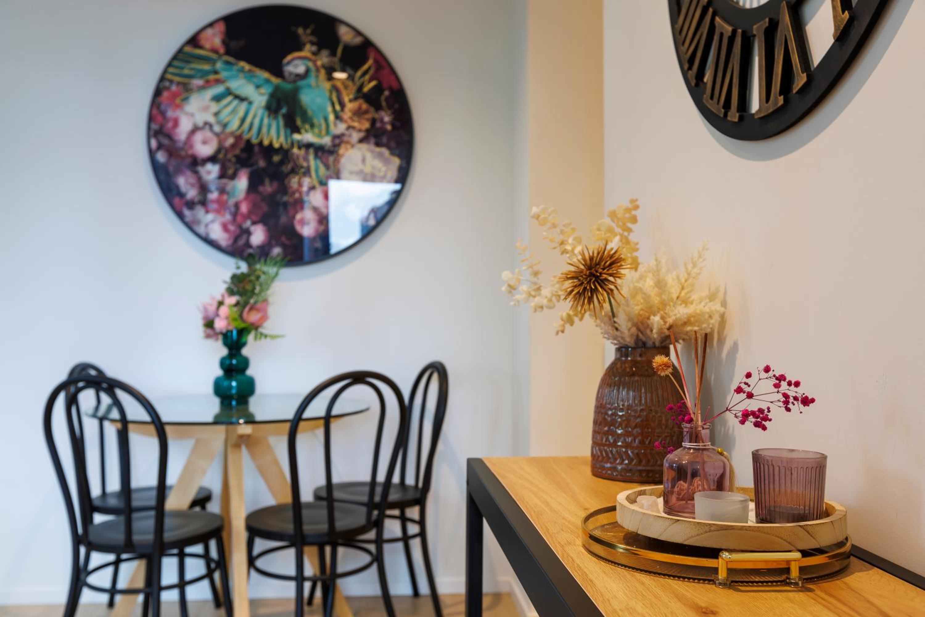 Luxe Lofts- Melbourne Square Apartments