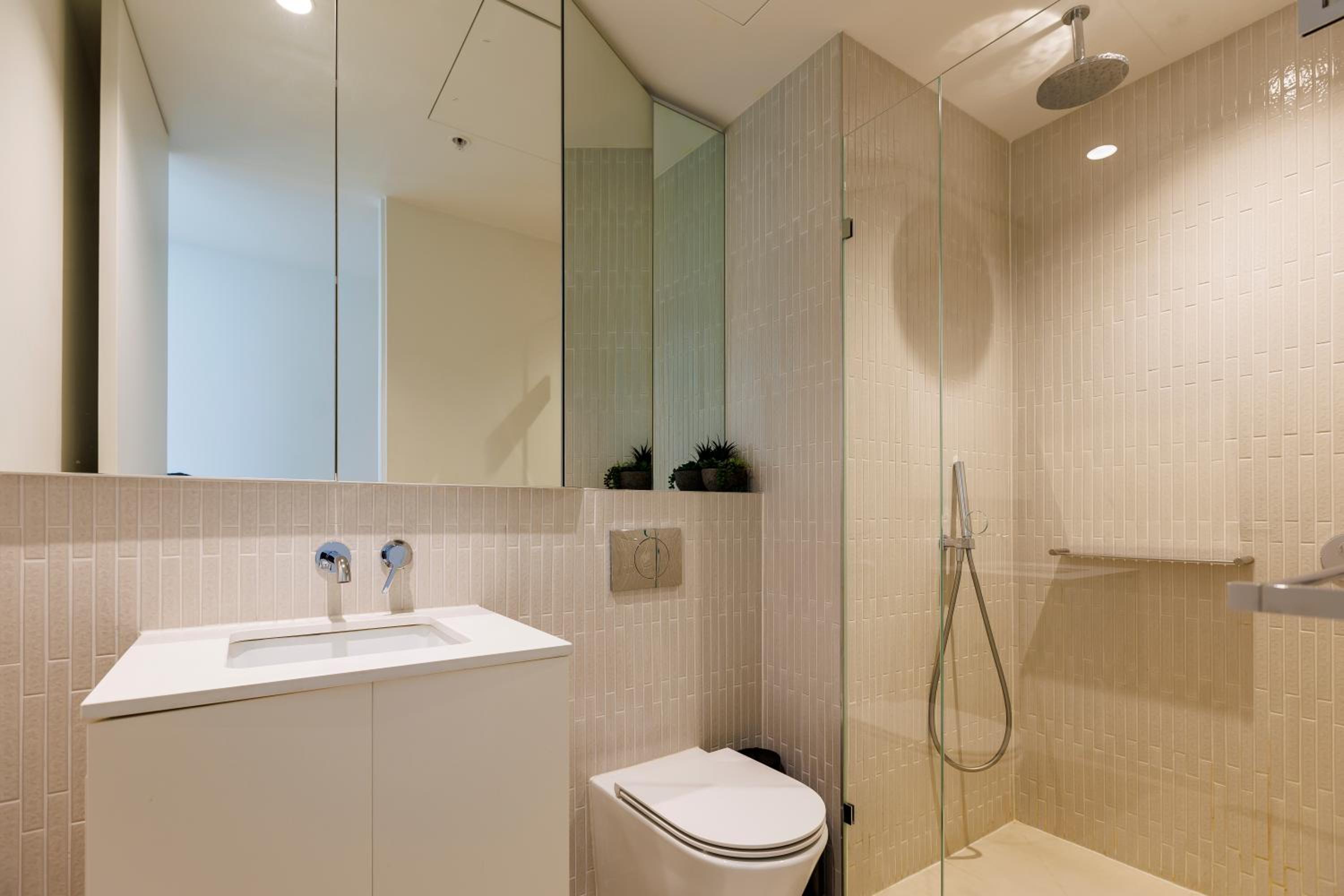 Luxe Lofts- Melbourne Square Apartments