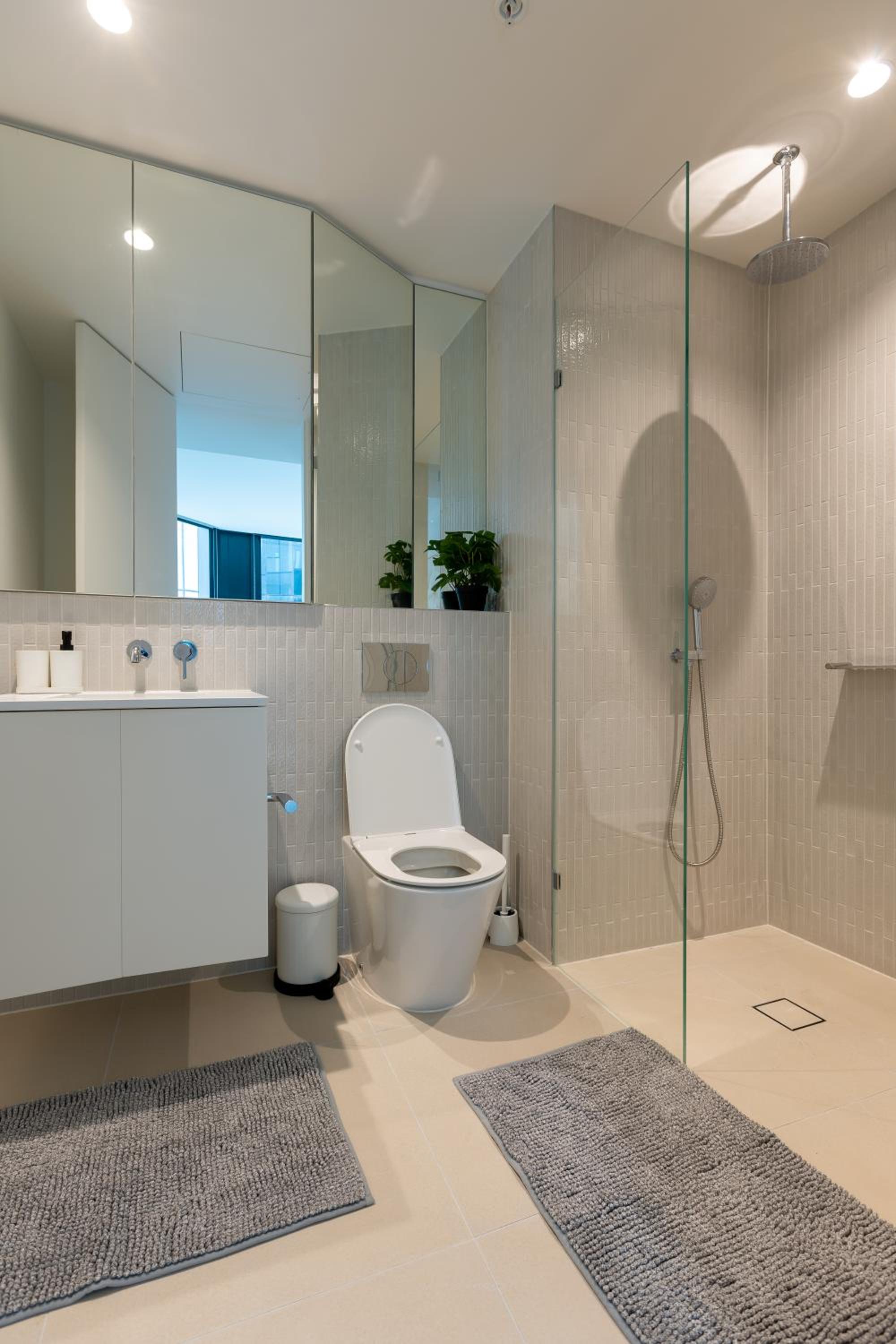 Luxe Lofts- Melbourne Square Apartments
