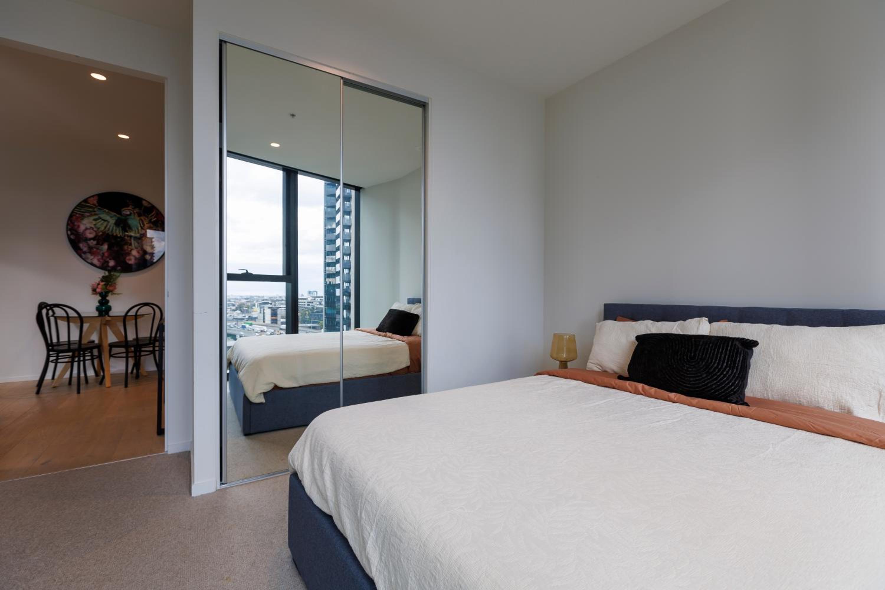 Luxe Lofts- Melbourne Square Apartments