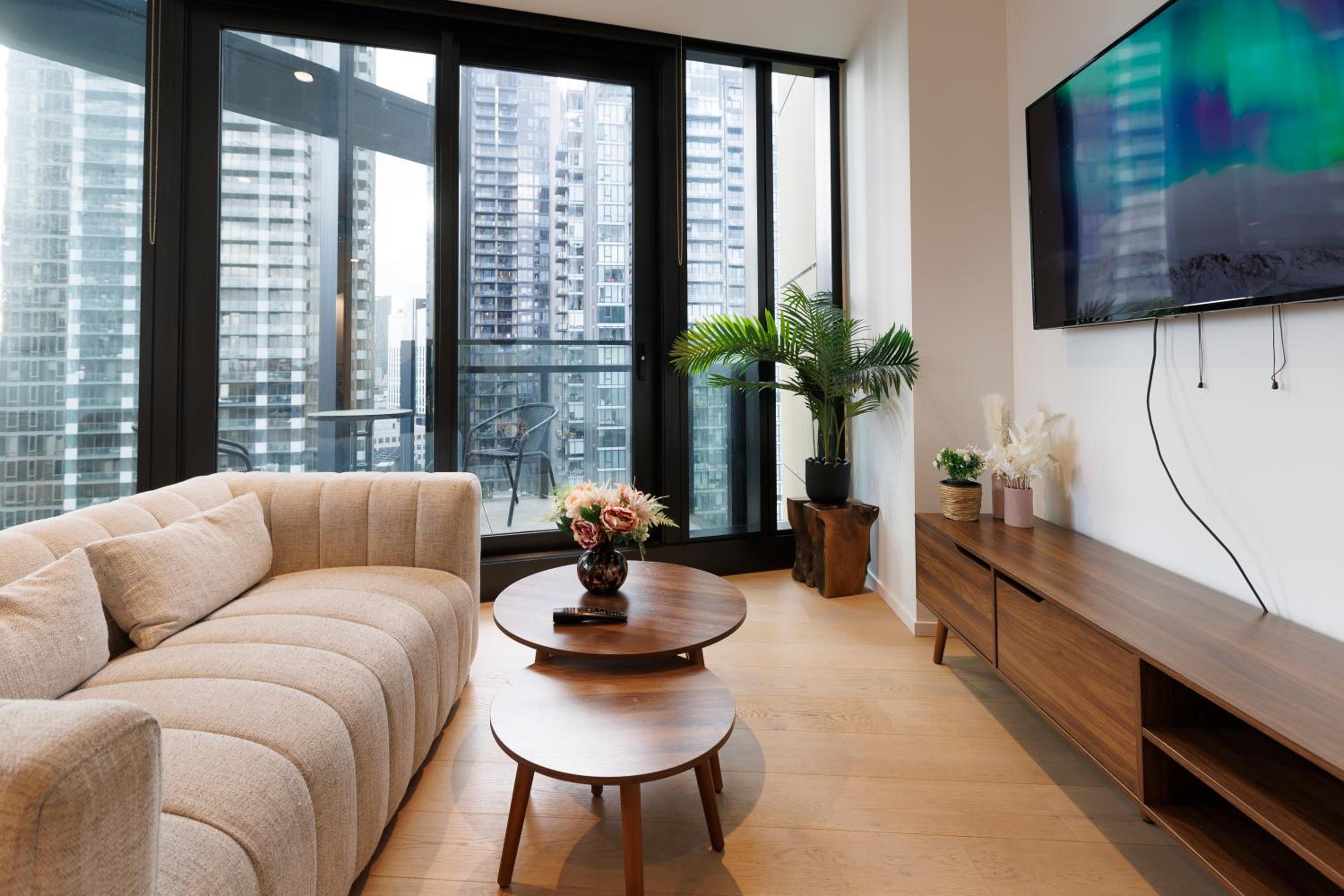 Luxe Lofts- Melbourne Square Apartments