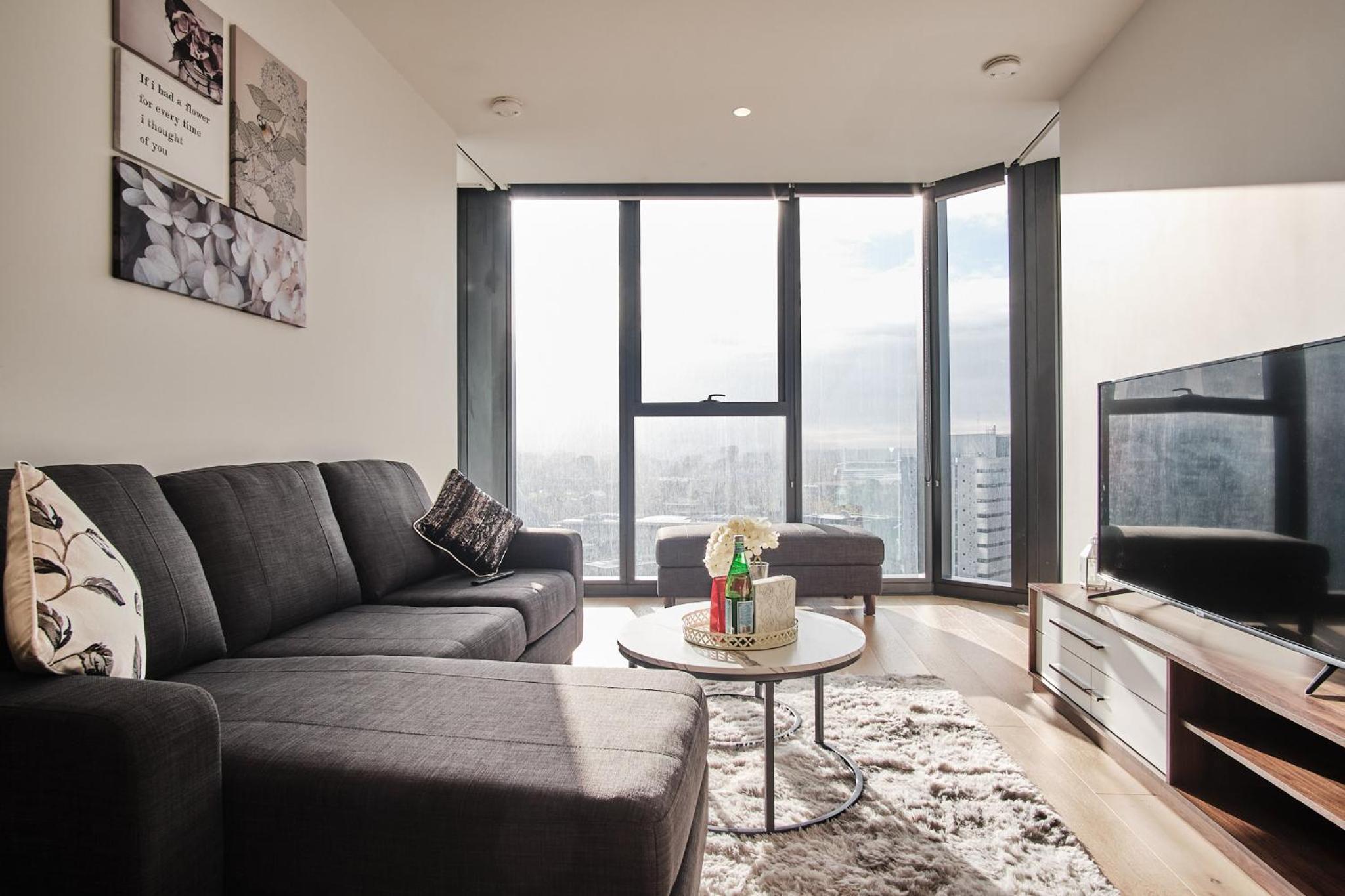 Luxe Lofts- Melbourne Square Apartments