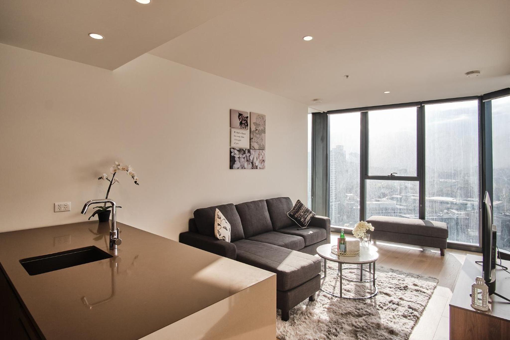 Luxe Lofts- Melbourne Square Apartments