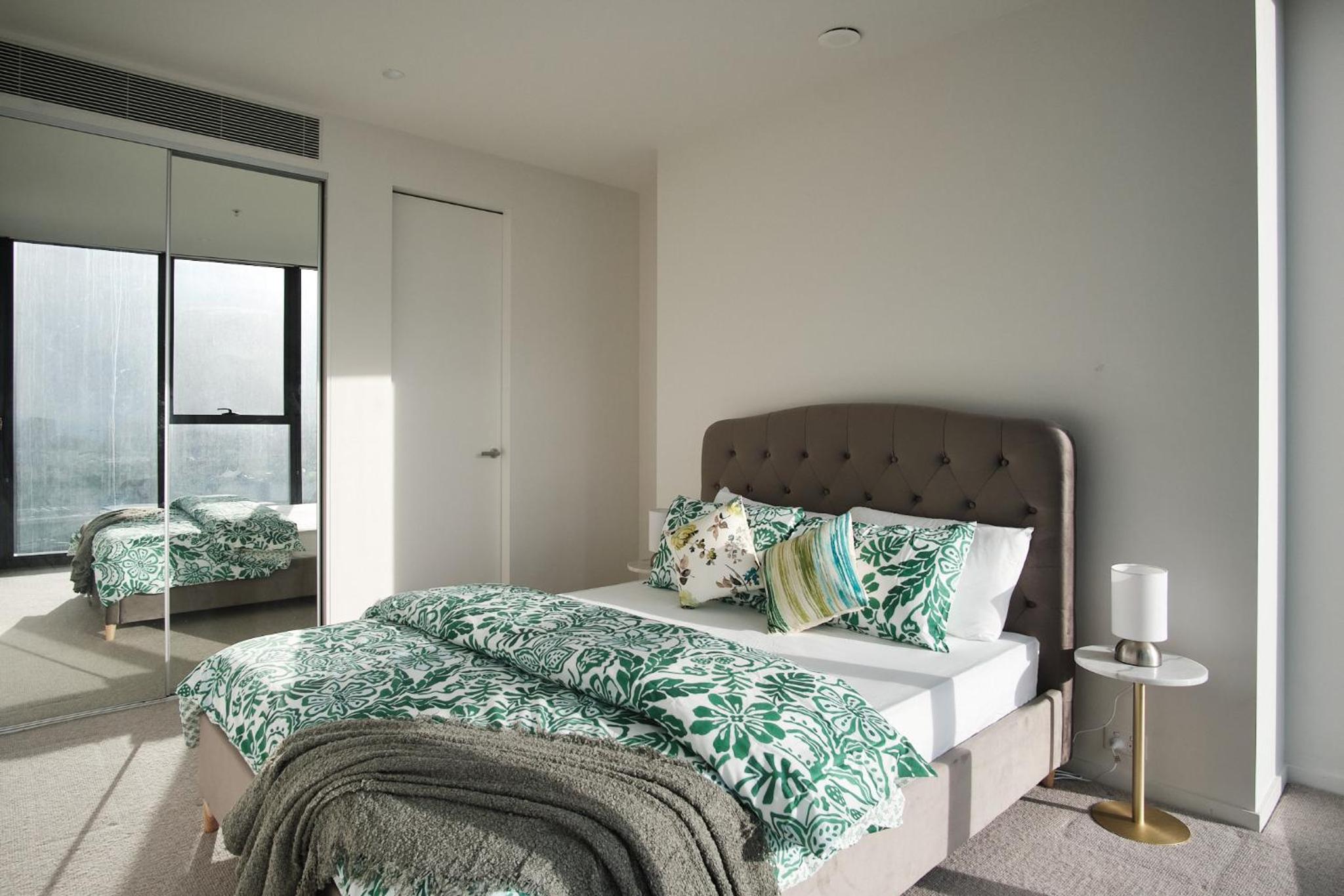 Luxe Lofts- Melbourne Square Apartments