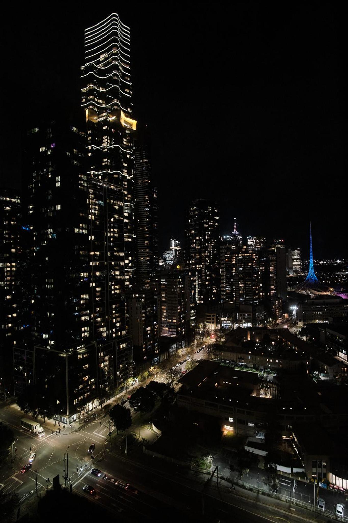 Luxe Lofts- Melbourne Square Apartments