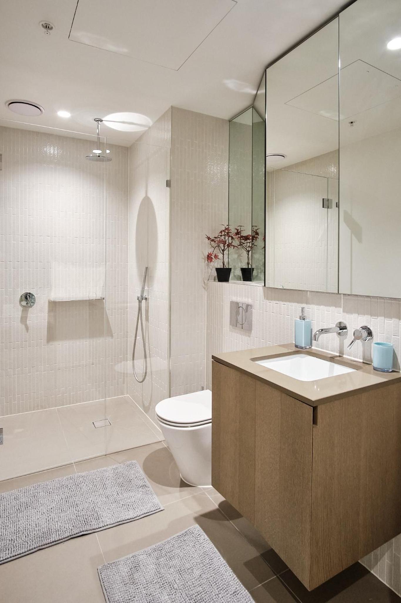 Luxe Lofts- Melbourne Square Apartments