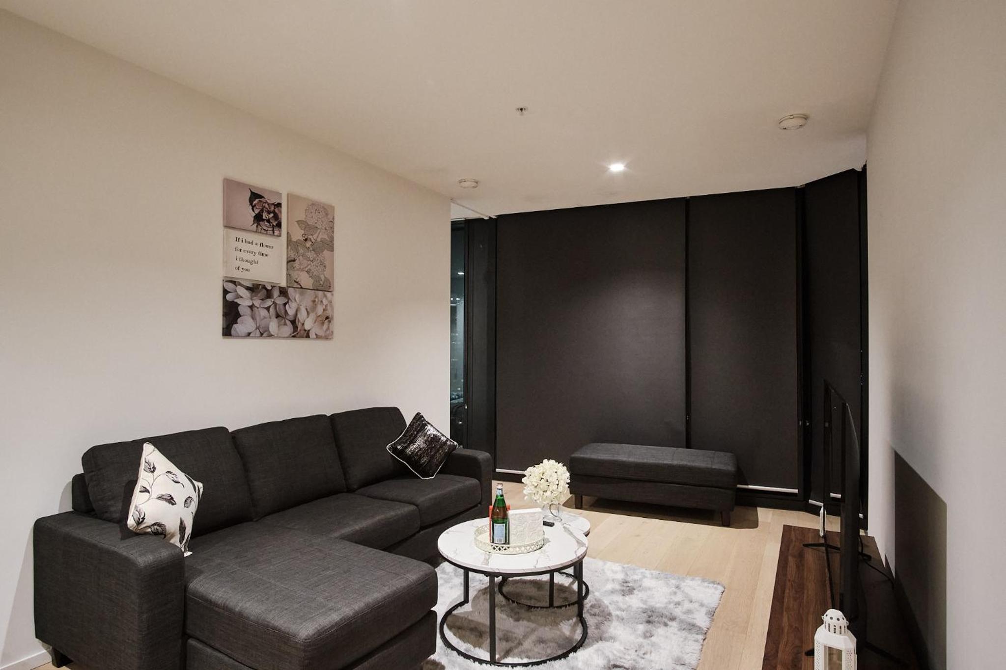 Luxe Lofts- Melbourne Square Apartments