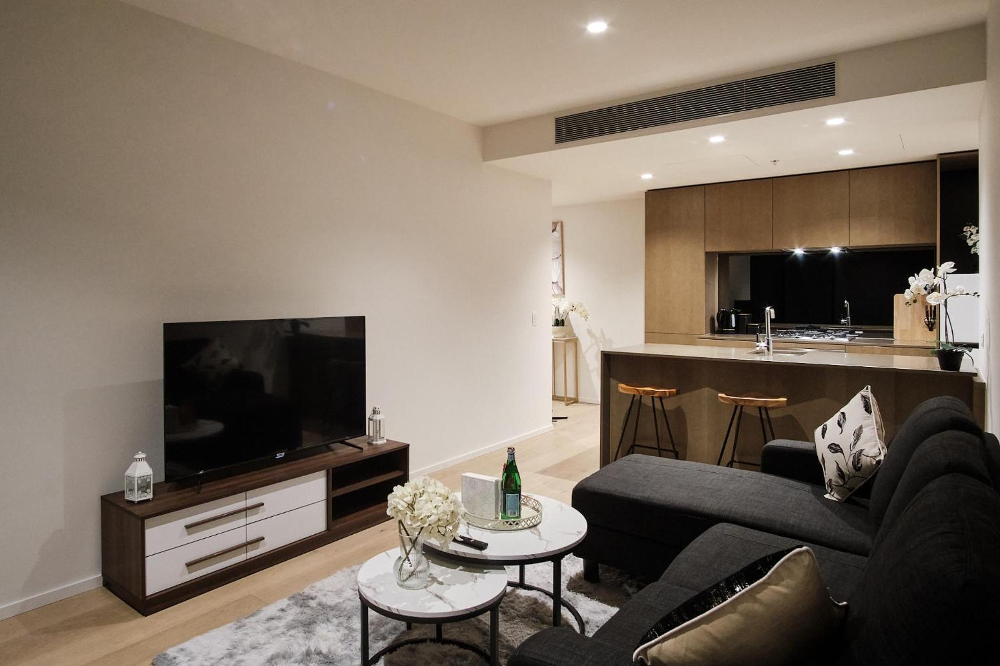 Luxe Lofts- Melbourne Square Apartments