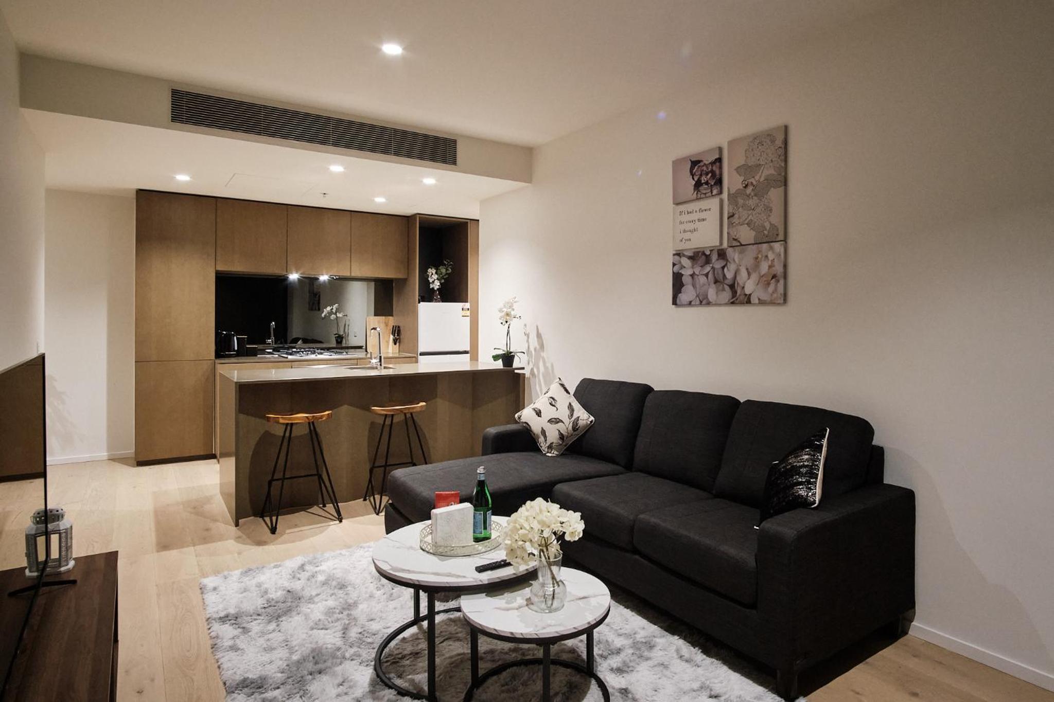 Luxe Lofts- Melbourne Square Apartments