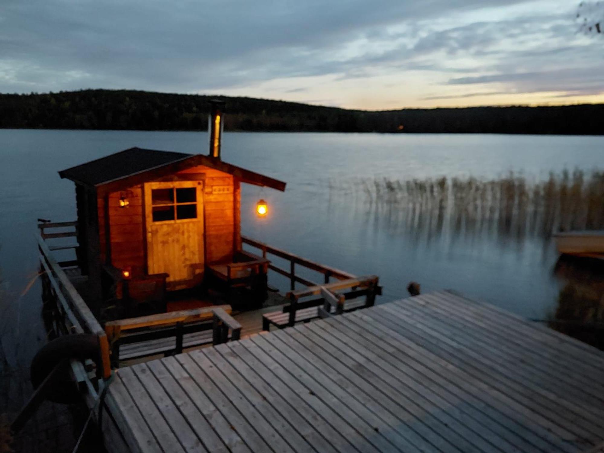 Lakeside Pilke