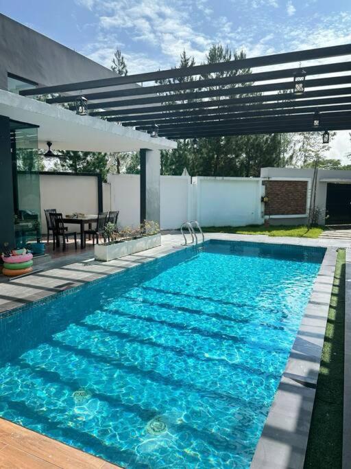 Blue Lagoon House - Netflix Private KTV Pool Movie photo 8