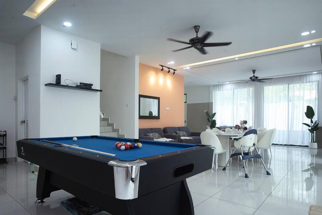 Blue Lagoon House - Netflix Private KTV Pool Movie photo 3