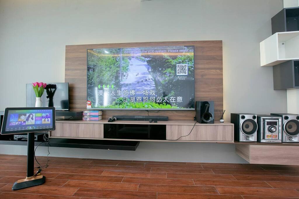 Blue Lagoon House - Netflix Private KTV Pool Movie photo 4