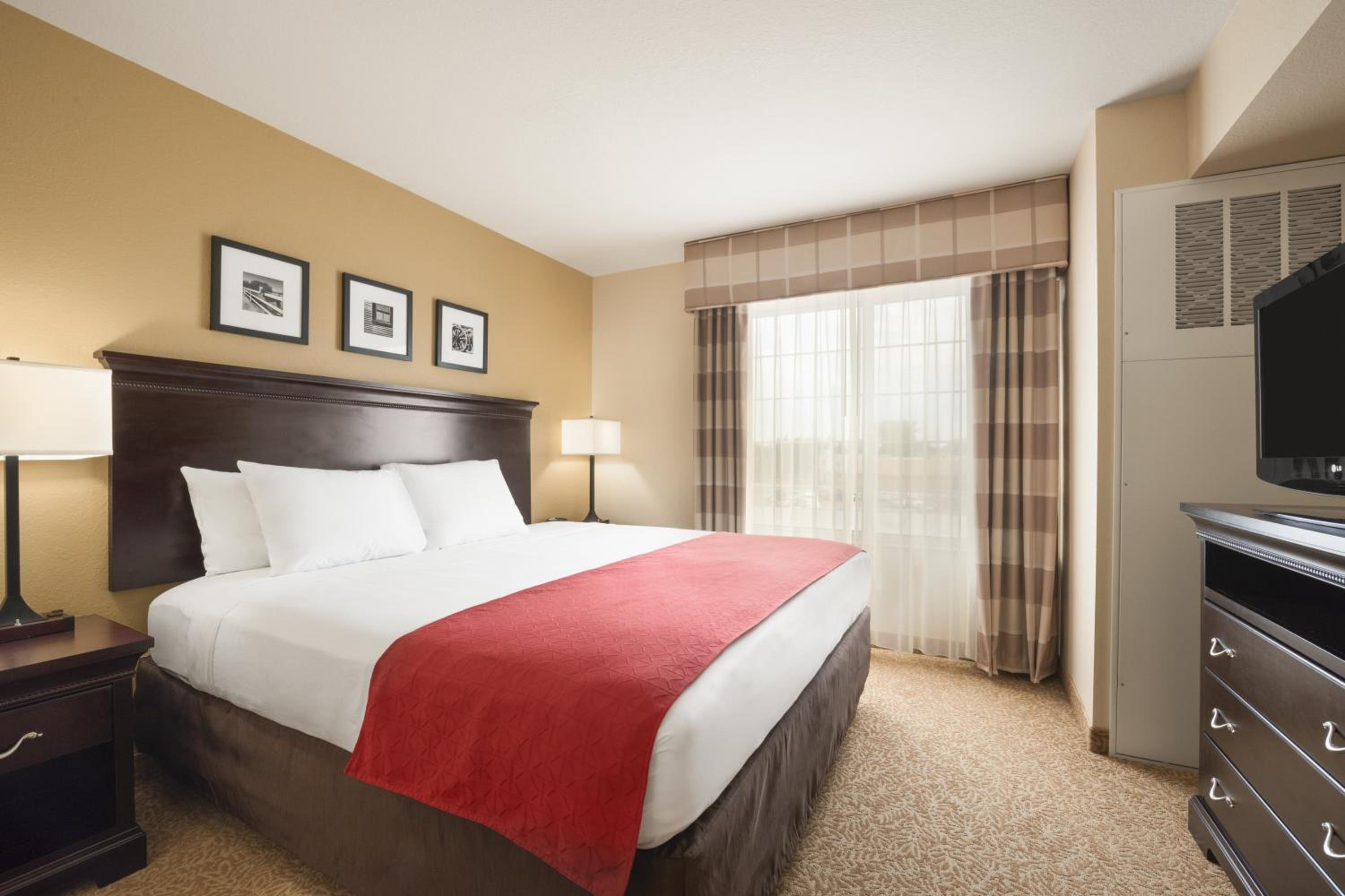 Minot Vacations - Country Inn  Suites by Radisson, Minot, ND - Property Image 22