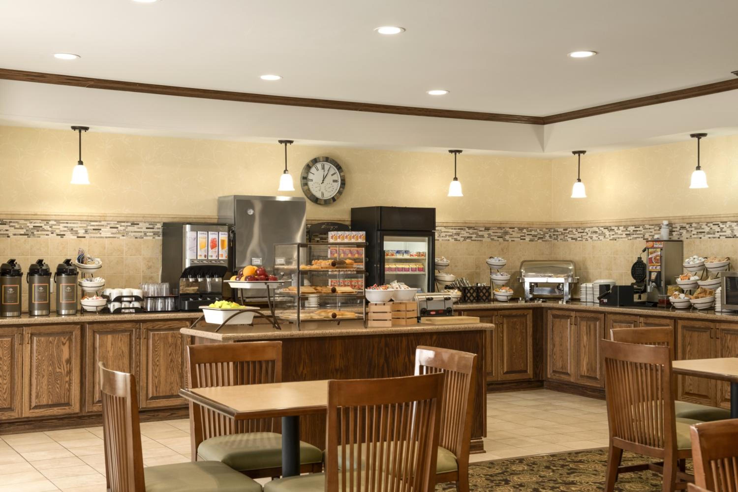 Minot Vacations - Country Inn  Suites by Radisson, Minot, ND - Property Image 13