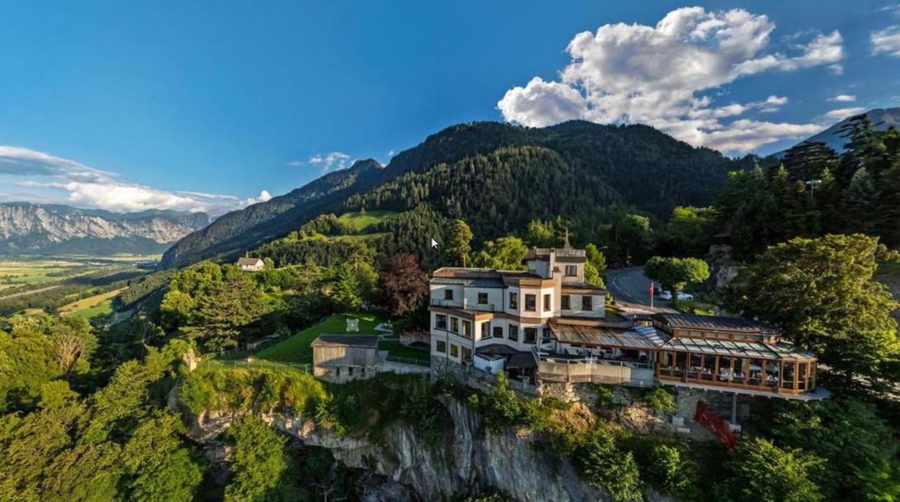 Komplettes Hotel mit 10 Zimmern