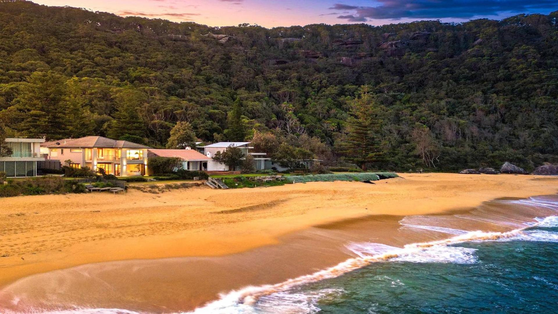 PIHI Beachfront , Pearl Beach, 5beds, 5 bathrooms