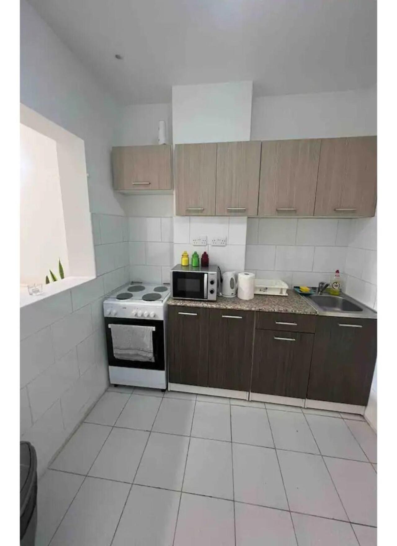 1 Bedroom In The Heart Of St Julians photo 3