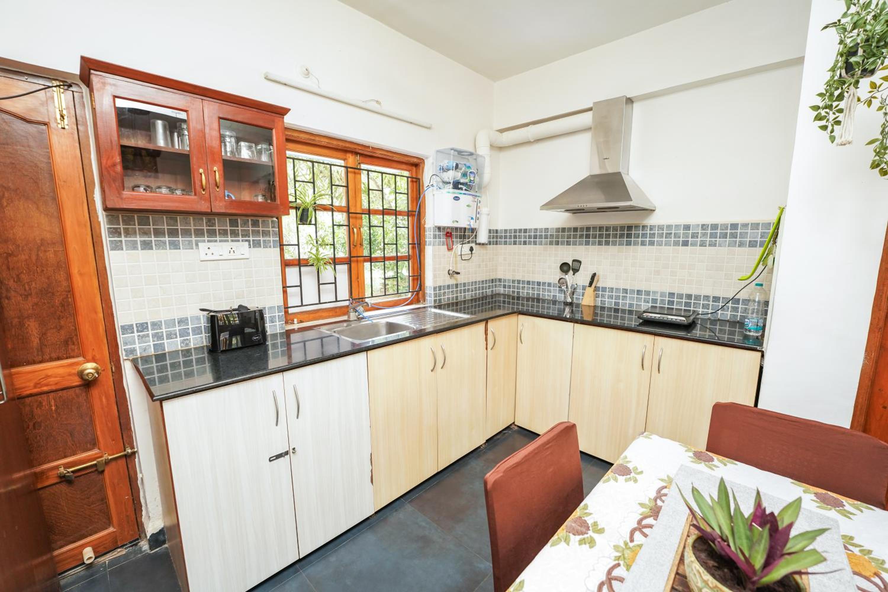 Blue Tide Apartment - First-Party Homestay with Pool View, Near the Beach view 5