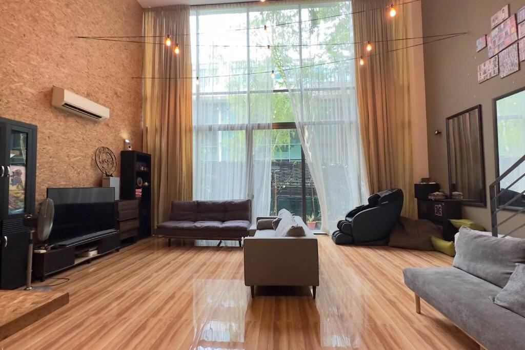 Villa with Private Pool and Jakuzi for 20 pax Netflix photo 1