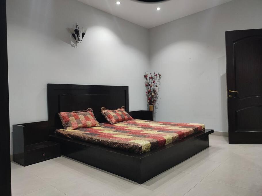 2BR Serviced First Floor Near Expo Center ,Emporium Mall Lahore view 2