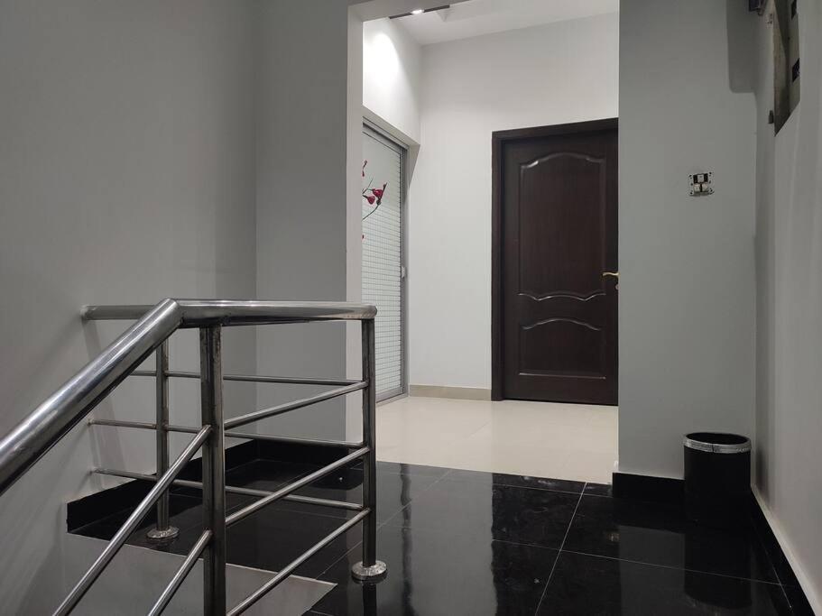 2BR Serviced First Floor Near Expo Center ,Emporium Mall Lahore view 3