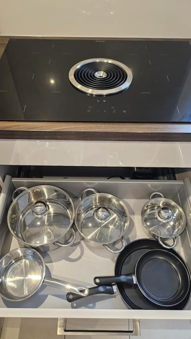 CASA8070 - Exklusive große Maisonette-Wohnung 91 qm für Familien, Gruppen, Geschäftsreisende, inklusive Parkplatz, WLAN, Kaffee und Tee, voll ausgestattet 